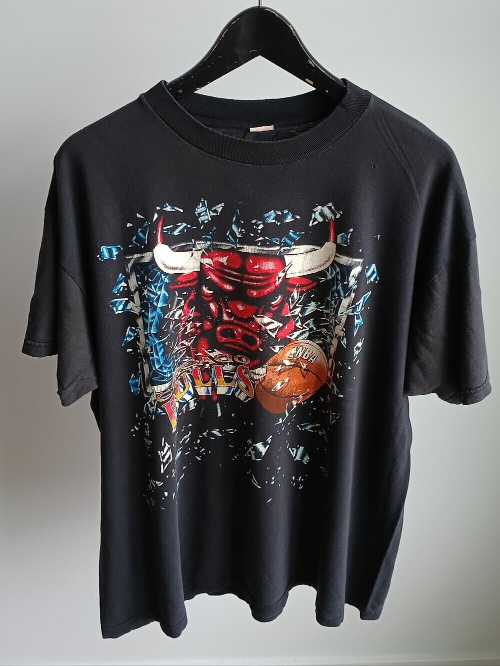 Vintage 90s Chicago Bulls Graphic T-Shirt | NBA Single Stitch | Distressed Black